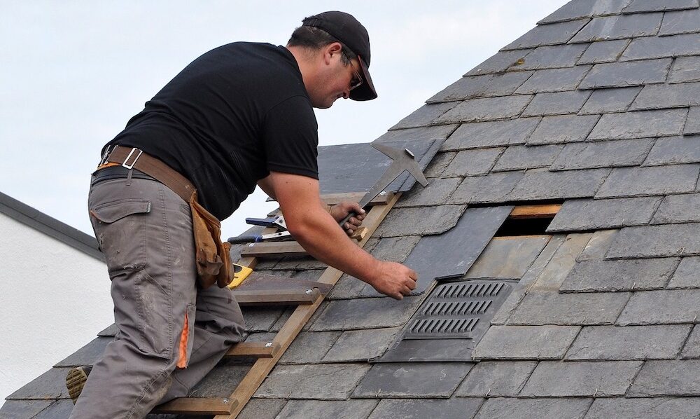 roofer - how to find a roofing contractor