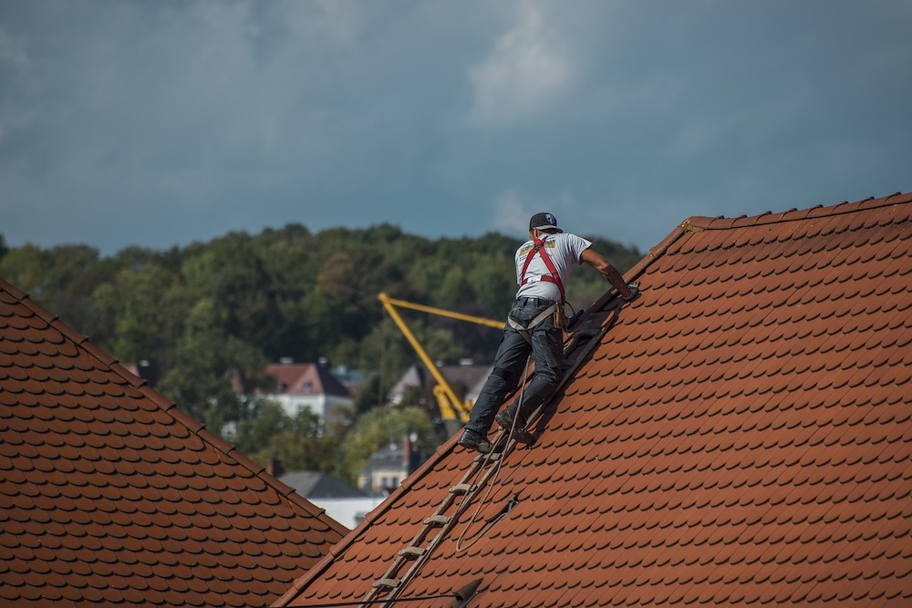 how to find a roofing contractor